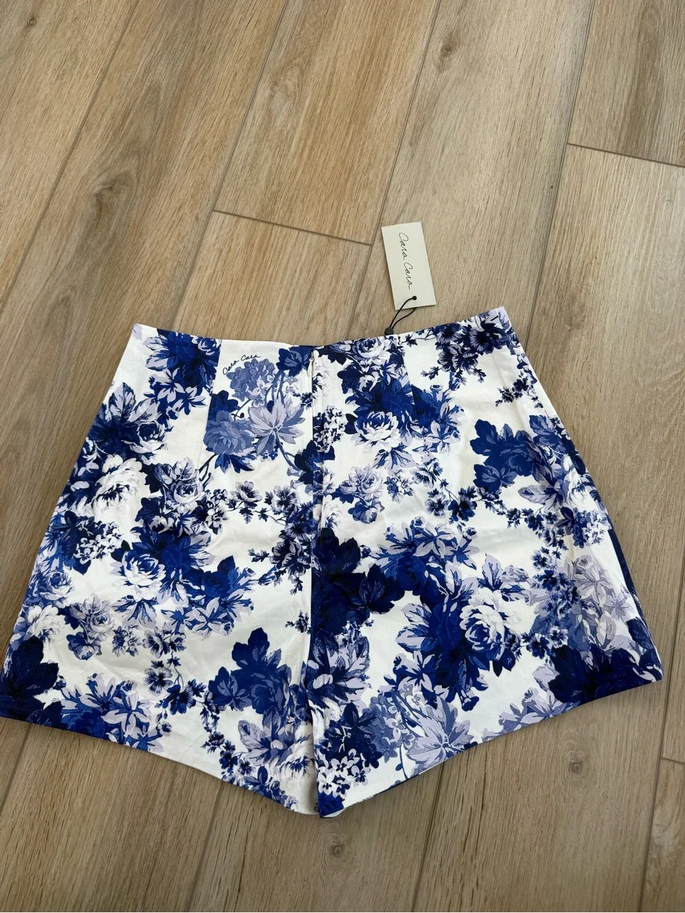 Cara Cara White & Blue Floral High-Rise Shorts